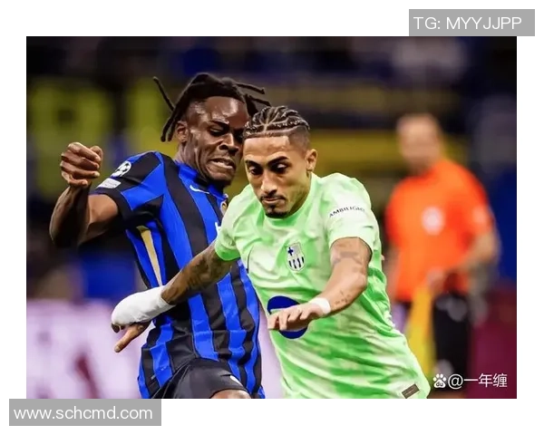 足球巨星闪耀赛场巅峰对决精彩纷呈球迷热血沸腾全场焦点聚焦之战