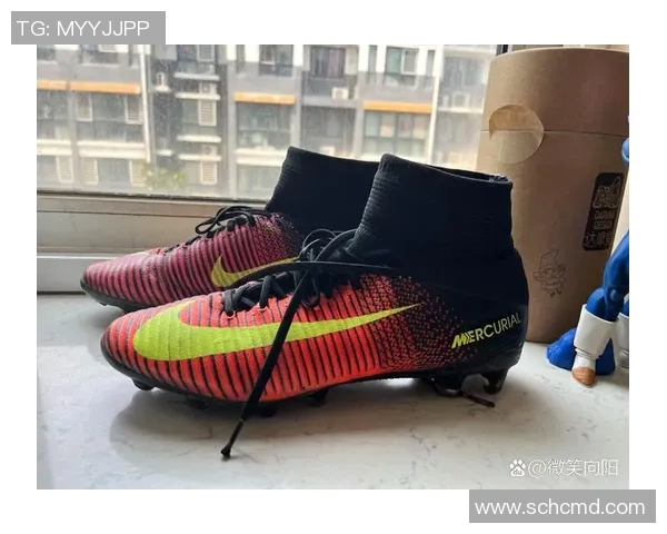 最新足球鞋球星上脚图解析 见证顶级球员如何选择装备提升竞技表现